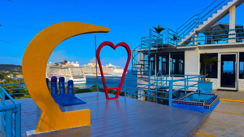 Lunas View Hotel and Restaurant Hotel in Bay Islands Department