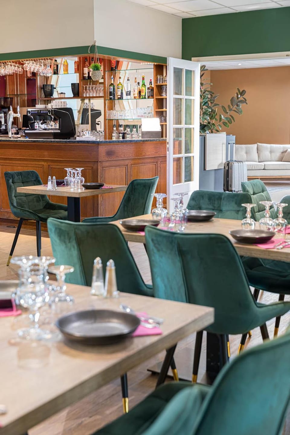 Logis Hotel Restaurant L'Abri Hotel in Auvergne-Rhône-Alpes