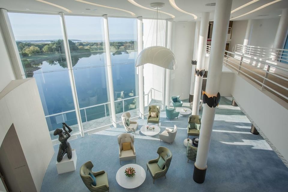 MIRAMAR CROUESTY HOTEL Hotel in Arzon