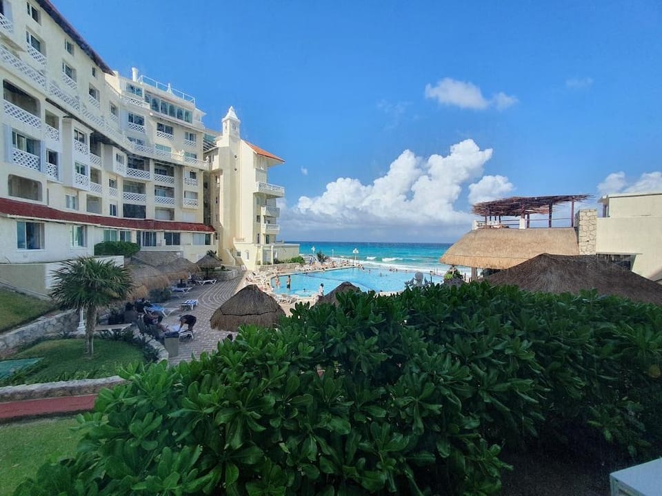 Cancun Plaza Condo Hotel in Cancun