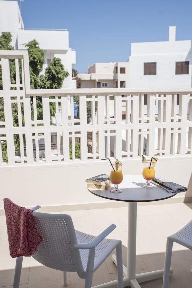 Hostal Residencia Voramar Hotel in Es Pujols