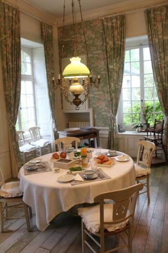 Chateau de Grandval - Sainte Mere Eglise Hotel in Normandy