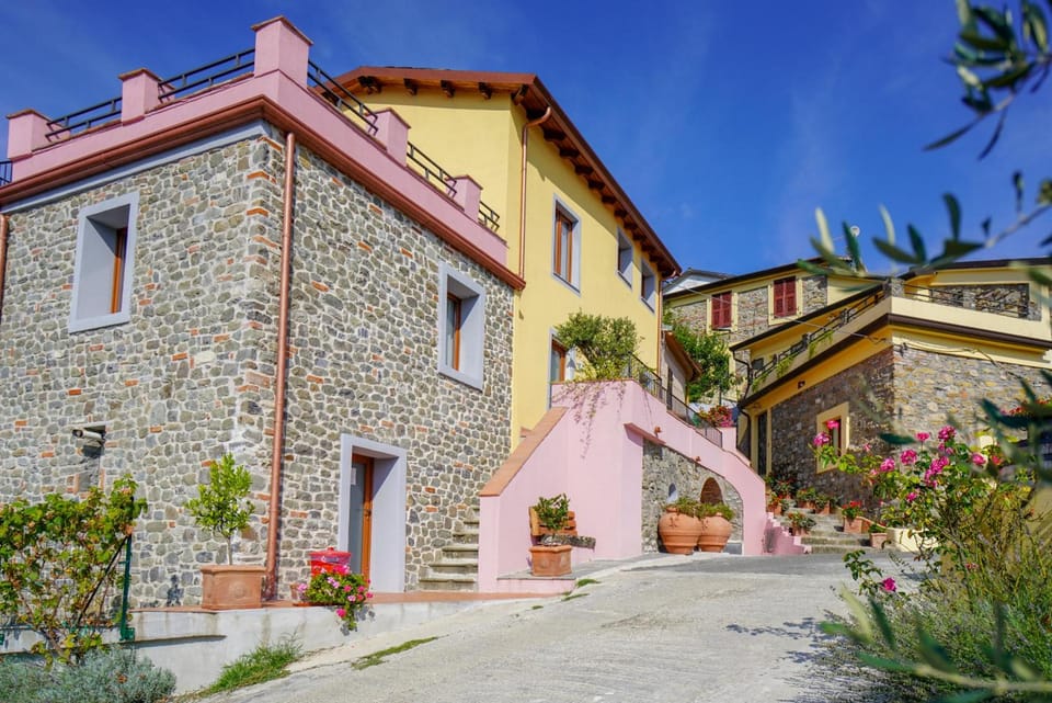 Eremo dei Poeti Albergo diffuso Hotel in Province of Massa and Carrara