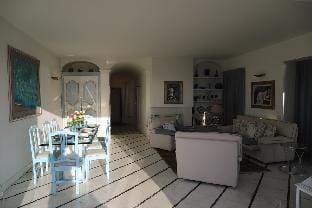 Sea view flat with swimming pool Hotel in Forte dei Marmi