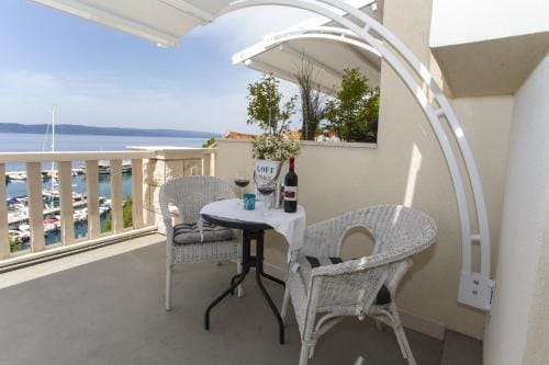 Apartments & Room Vesna Hotel in Brela