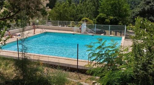 Mazet provencal Gorges du Verdon 4 personnes Hotel in French Riviera