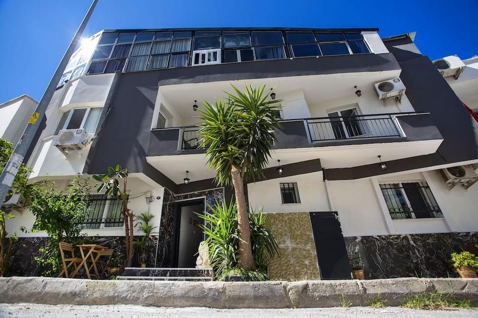 8 Rooms House Hotel in Izmir
