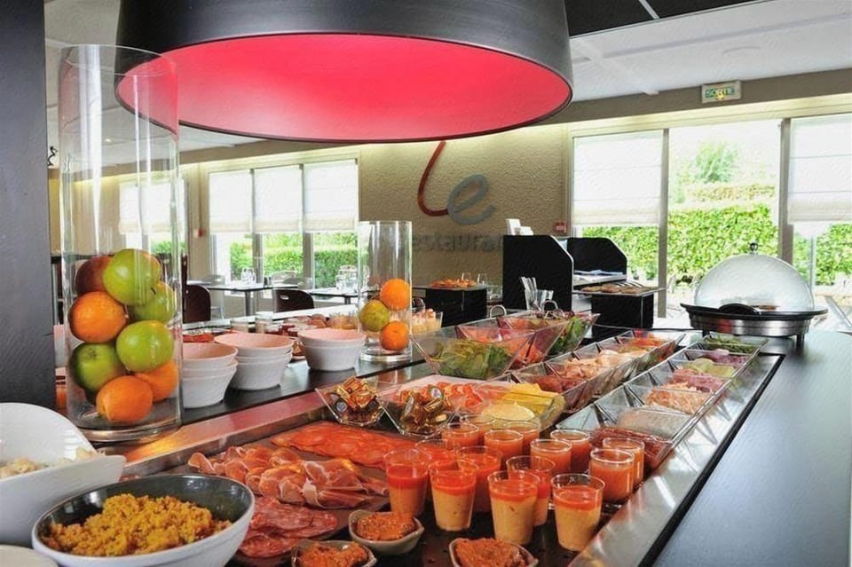PREMIERE CLASSE LYON NORD - Dardilly Hotel in Auvergne-Rhône-Alpes