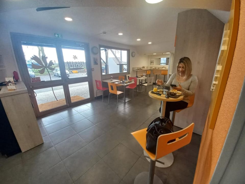 PREMIERE CLASSE EVRY SUD Mennecy Hotel in Corbeil-Essonnes