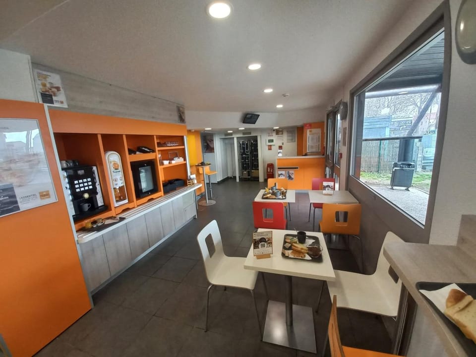 PREMIERE CLASSE EVRY SUD Mennecy Hotel in Corbeil-Essonnes