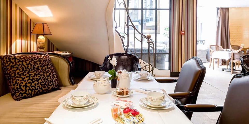 Chateaubriand Hotel Hotel in Paris