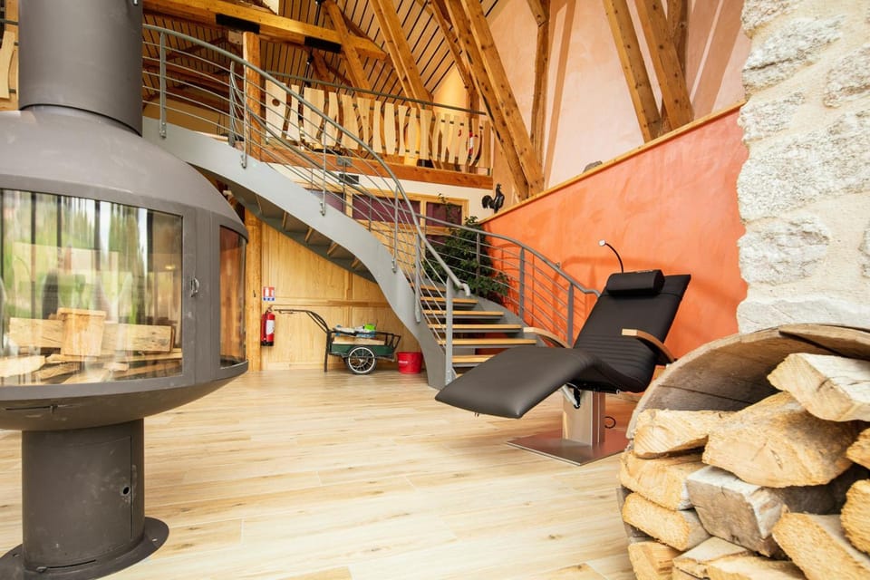 Logis Hotel Restaurant de la Poste et La Grange Detente, espace bien-etre Hotel in Auvergne-Rhône-Alpes