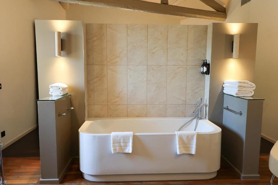 Hotel & Restaurants - Maison Chabran Hotel in Provence-Alpes-Côte d'Azur