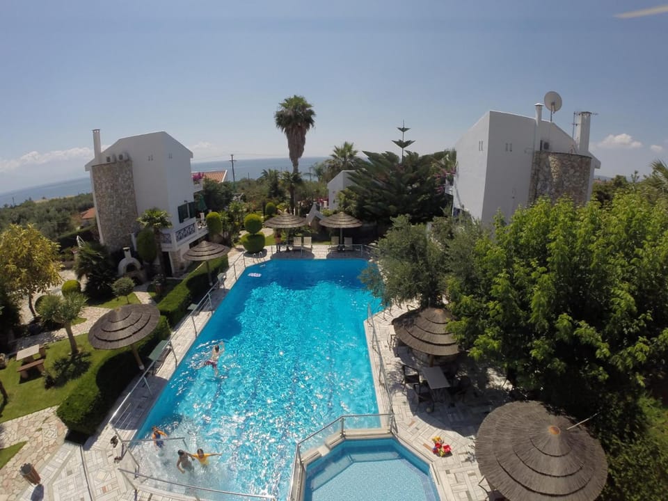 Paris Village Apartments Apartment hotel in Messenia