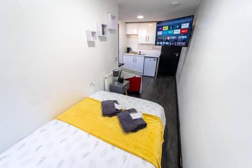 Modern cosy studio available Hotel in Birmingham