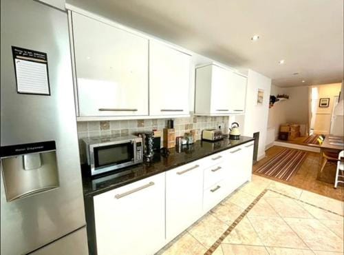 *Family Home in Mumbles. Close to the Beach* Hotel in The Mumbles