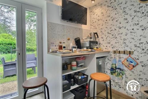 Le Tigite B&B - Suite d'hotes avec entree privee, petit-dej autonome et linge fourni, lit Queen size Hotel in Brittany