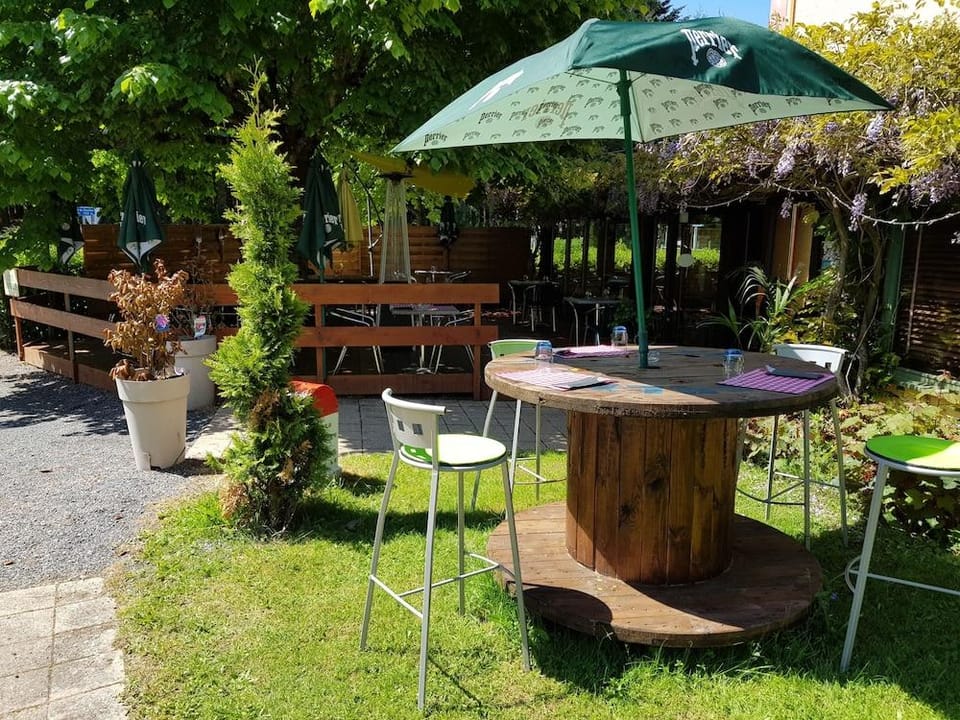 Le Pavillon Hotel in Auvergne-Rhône-Alpes