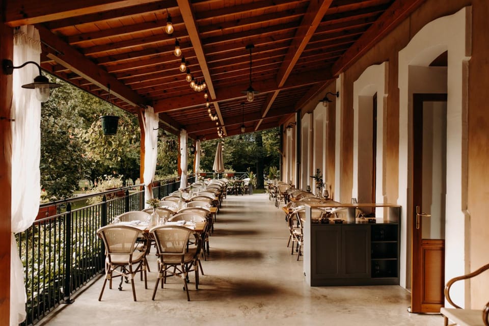 Logis - Hotel Restaurant du Parc Hotel in Auvergne-Rhône-Alpes