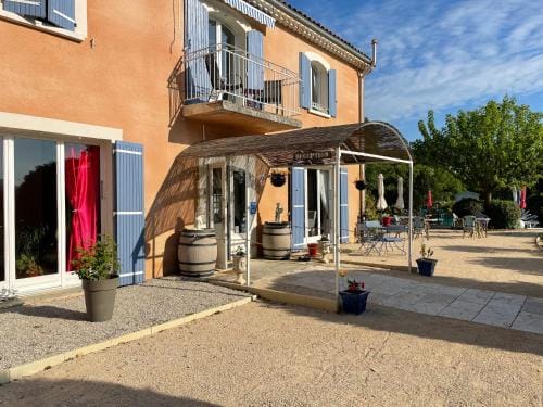 HOTEL LE MAS D'HeLeNE Hotel in Malaucène