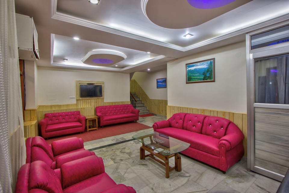 white Mountain Hotels Hotel in Manali