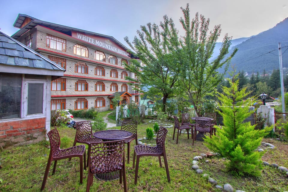 white Mountain Hotels Hotel in Manali