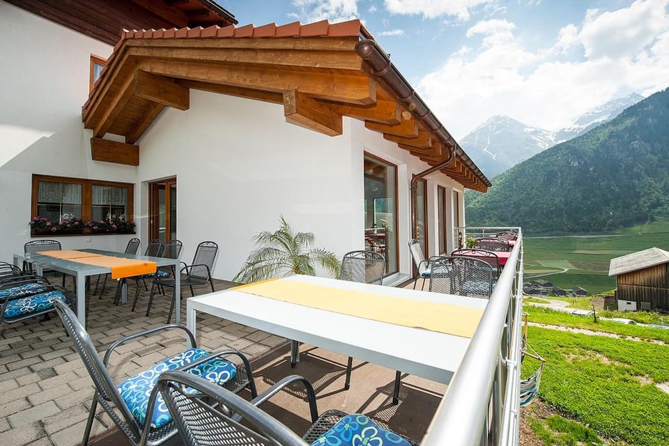 Hotel Cuntera Hotel in Canton of Grisons