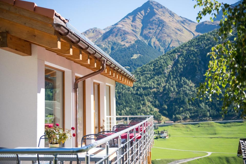 Hotel Cuntera Hotel in Canton of Grisons