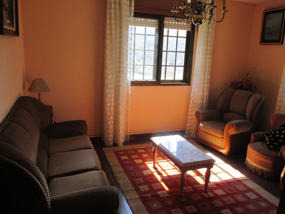 Shared lounge/TV area