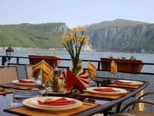 Pensiunea Decebal Resort - Cazanele Dunarii Hotel in Serbia