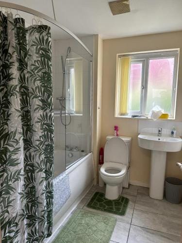 Rooms 7 minutes from Etihad Hotel in Manchester