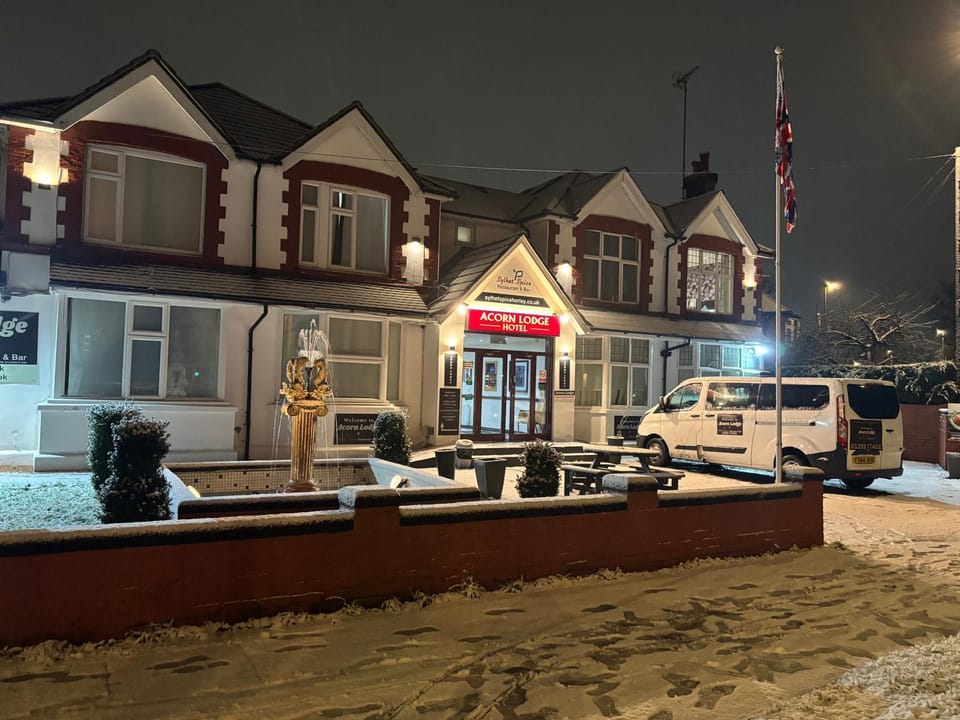 ACORN LODGE GATWICK Hotel in Horley