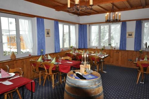 Gasthaus Waldheim Inn in Canton of Grisons