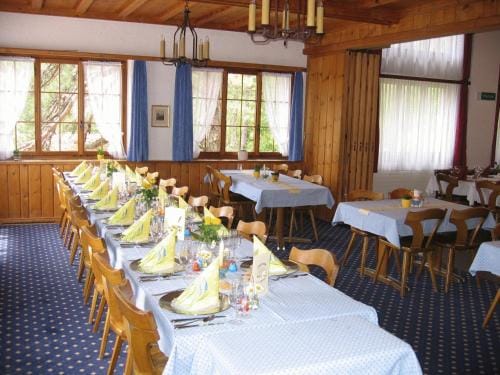 Gasthaus Waldheim Inn in Canton of Grisons