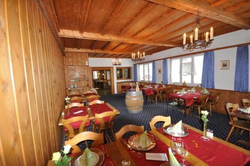 Gasthaus Waldheim Inn in Canton of Grisons