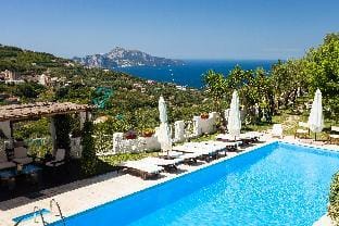Villa Sole Di Capri - Sea View Up To18people Hotel in Massa Lubrense