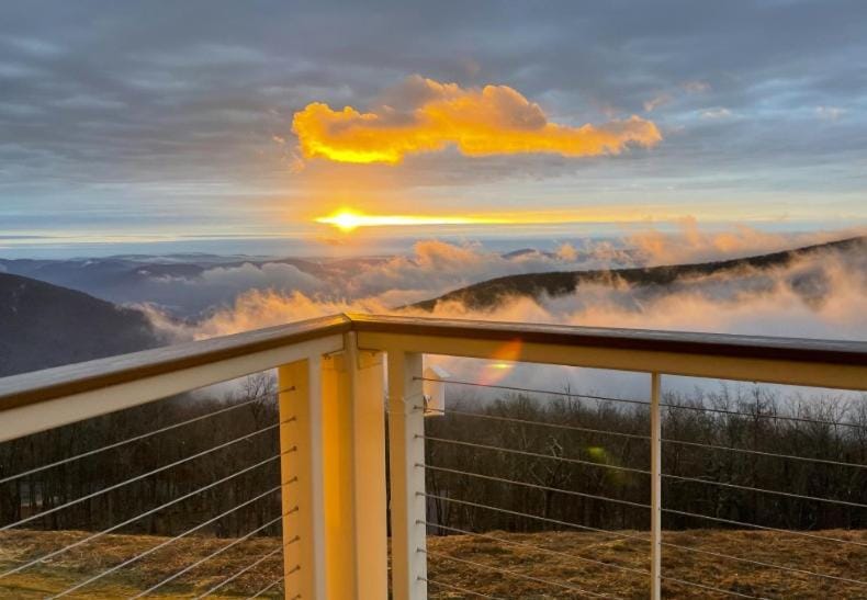 Panoramic Ski Slope Views, private sauna, dogs ok Hotel in Nelson County