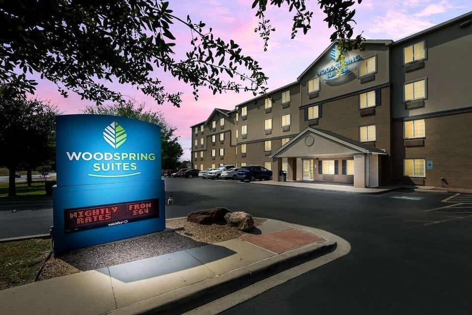 Value Place DFW Fossil Creek Hotel in Fort Worth