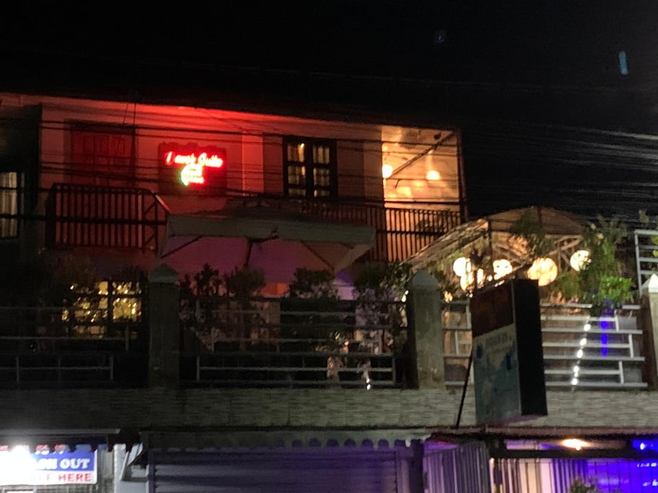 Dave’s Suite Hotel in Bicol