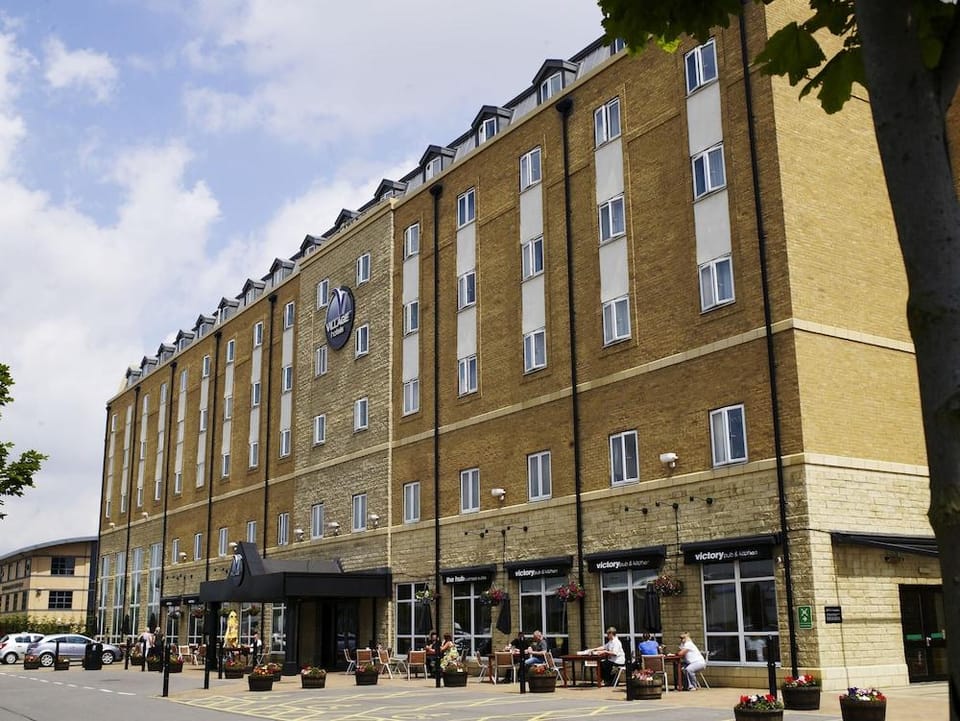 Village Urban Resort Hull Hotel in Hull