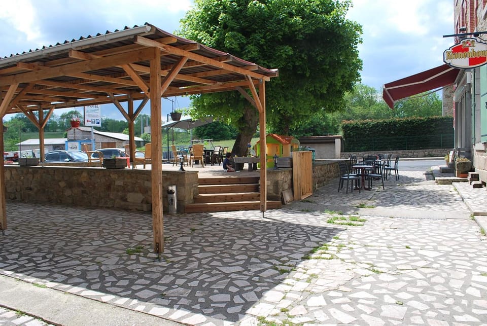 Hotel Des Voyageurs Hotel in Auvergne-Rhône-Alpes