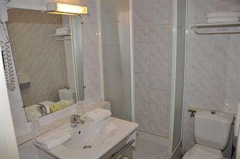 Hotel Cesar Nimes historic center & Train Station Hotel in Nimes