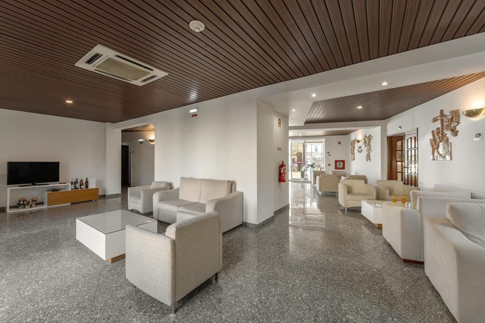 Shared lounge/TV area