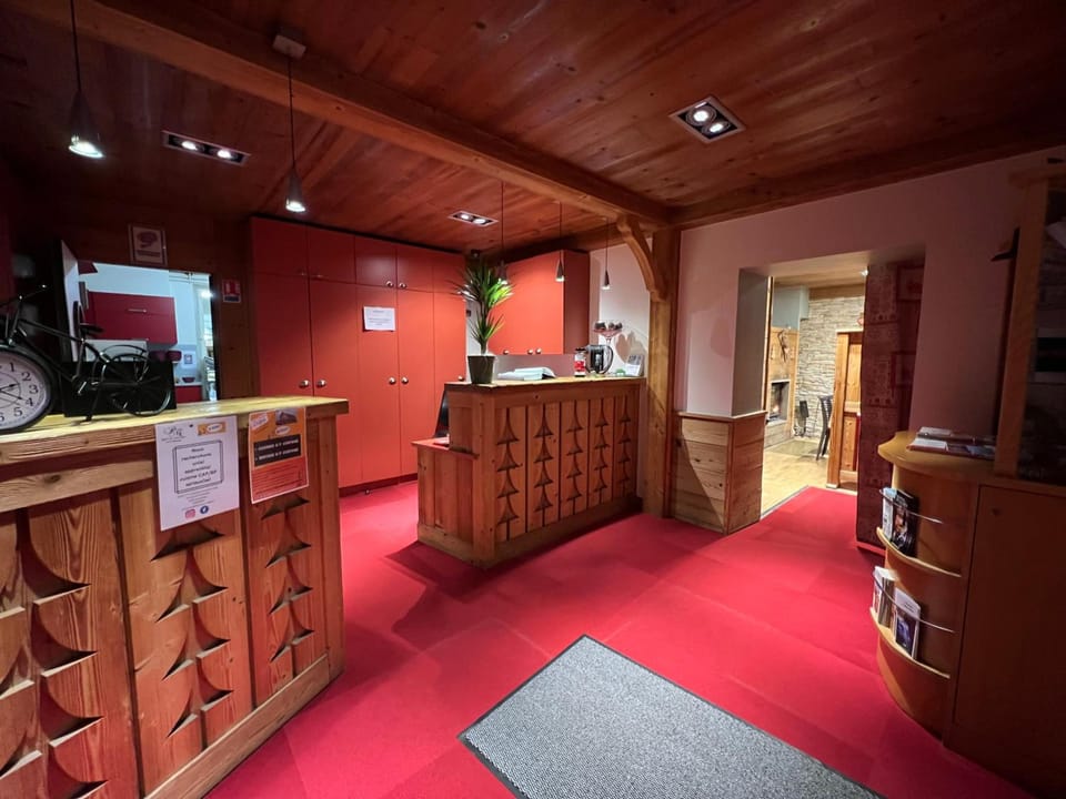 Logis Hotel & Restaurant Les Perce-Neige Hotel in Switzerland