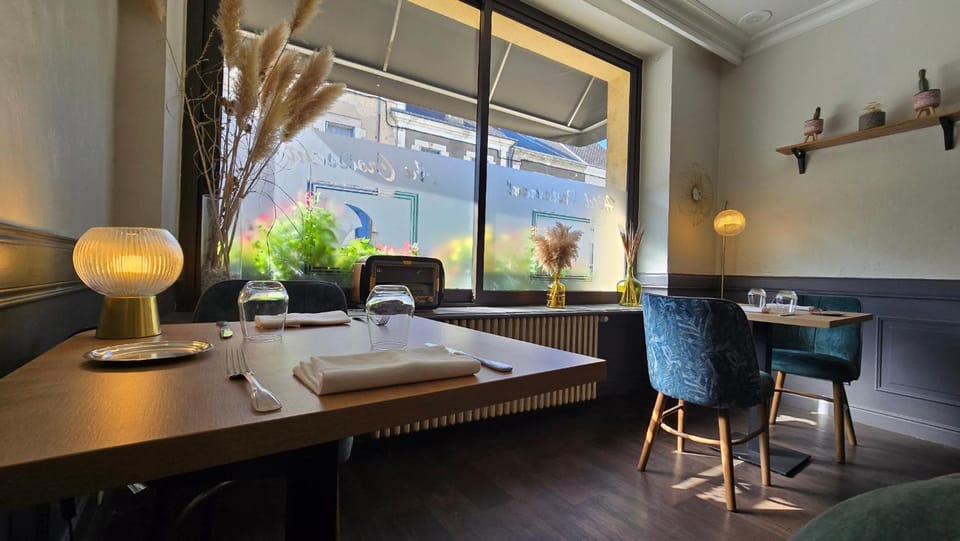 Logis Hotel Au Croissant Hotel in Centre-Val de Loire