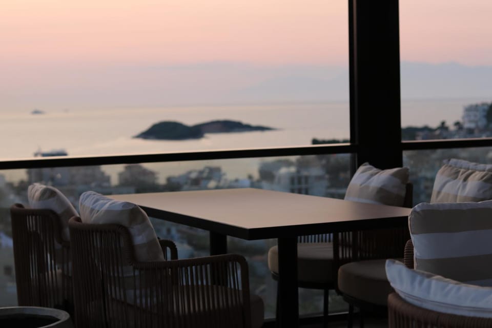 Bar/lounge