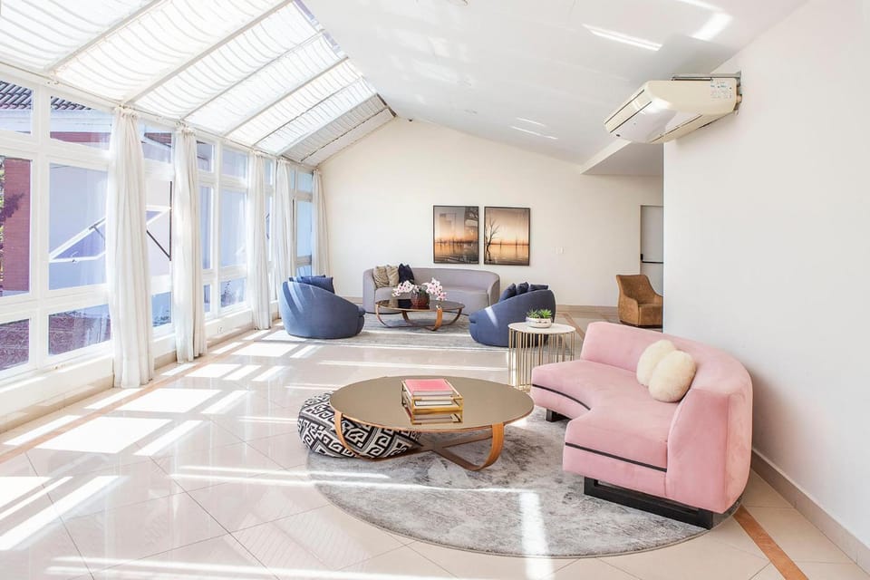 Shared lounge/TV area
