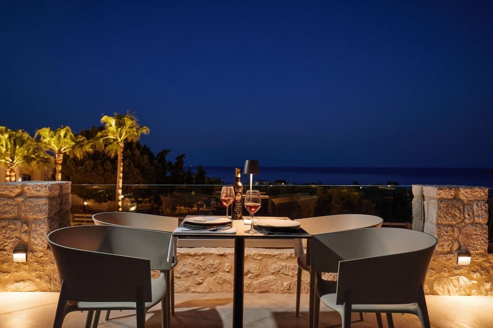 Quattro Luxury Boutique Suites Hotel in Islands