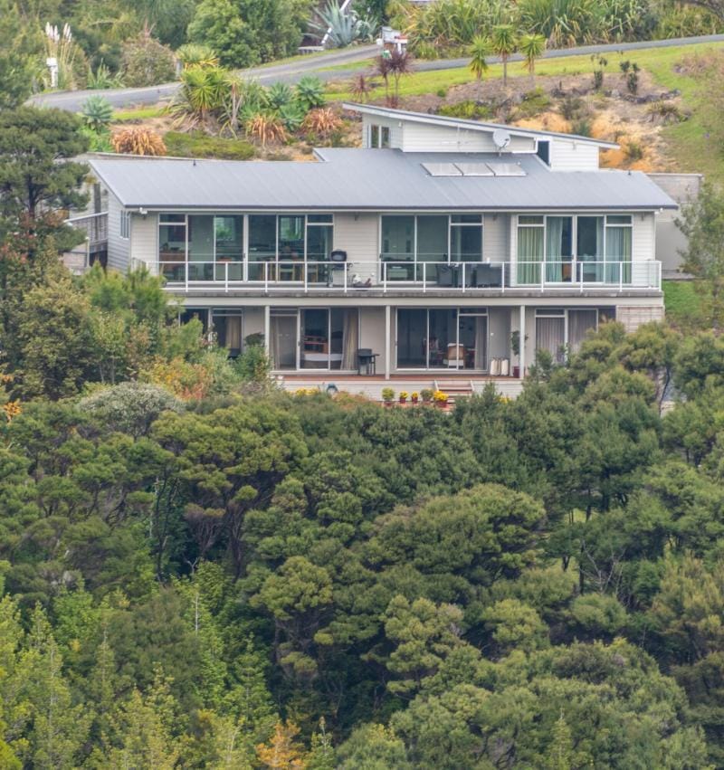 Decks of Paihia Bed and Breakfast Hotel in Paihia