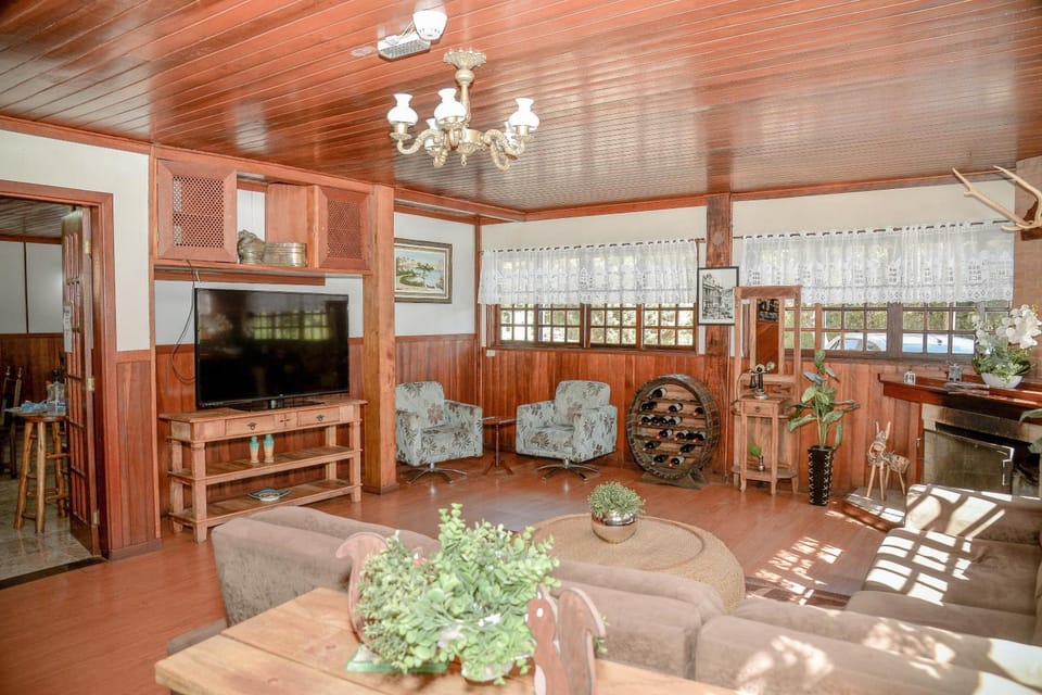 Shared lounge/TV area
